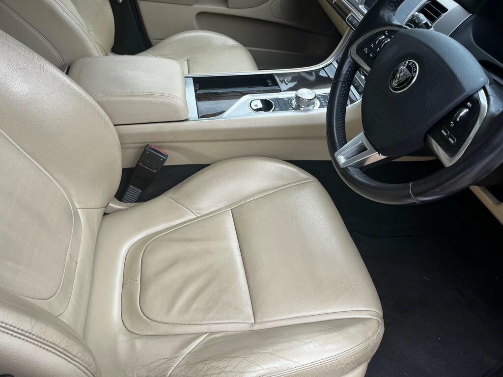 Jaguar XF 2.0 Prestige 161 Bhp Grey #48