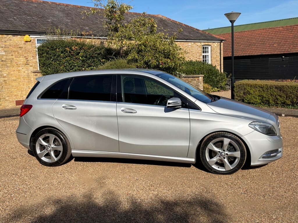 Mercedes-Benz B Class B180 Cdi Blueefficiency Sport U1184 Black #2