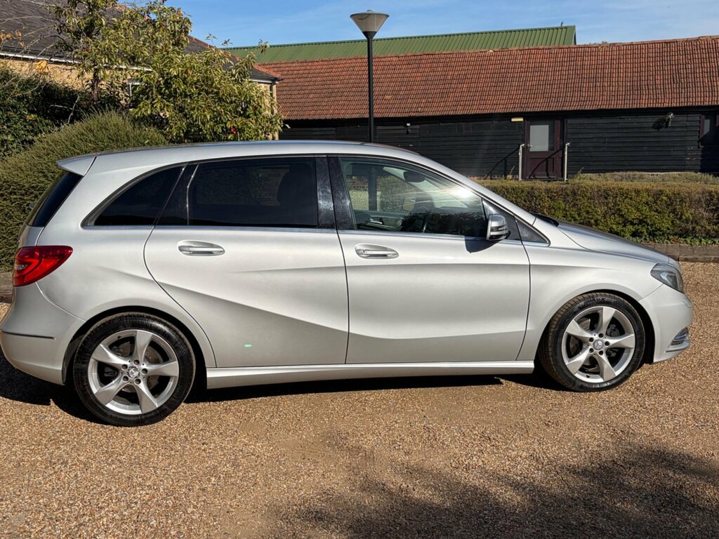 Mercedes-Benz B Class B180 Cdi Blueefficiency Sport U1184 Black #26