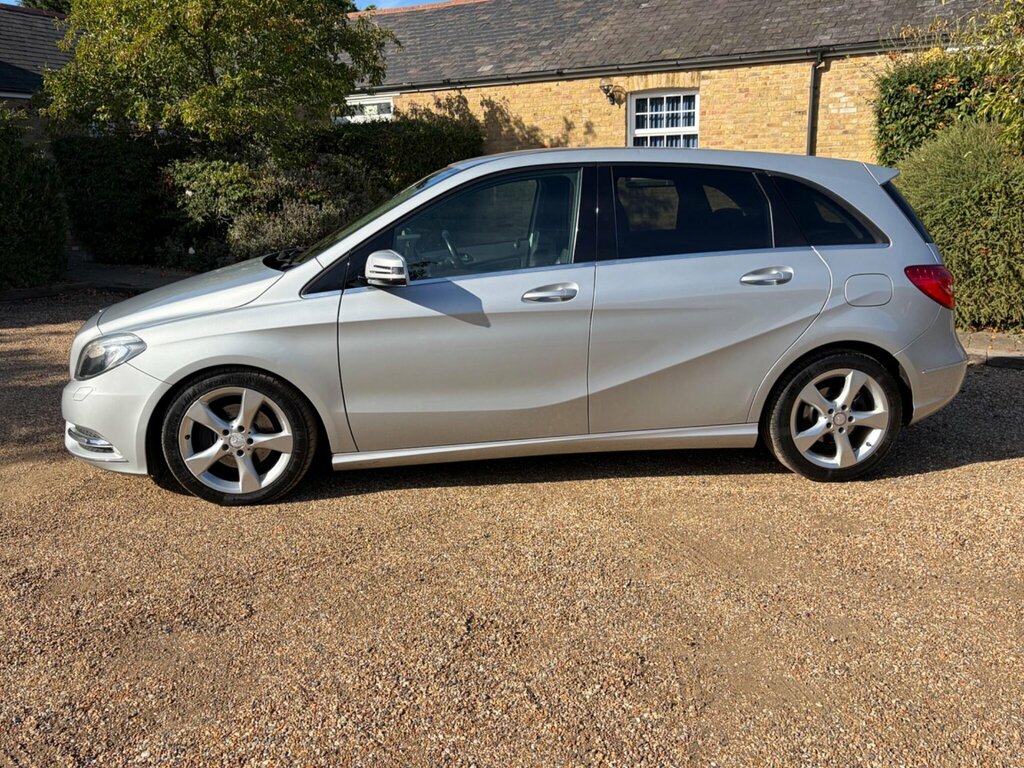 Mercedes-Benz B Class B180 Cdi Blueefficiency Sport U1184 Black #24