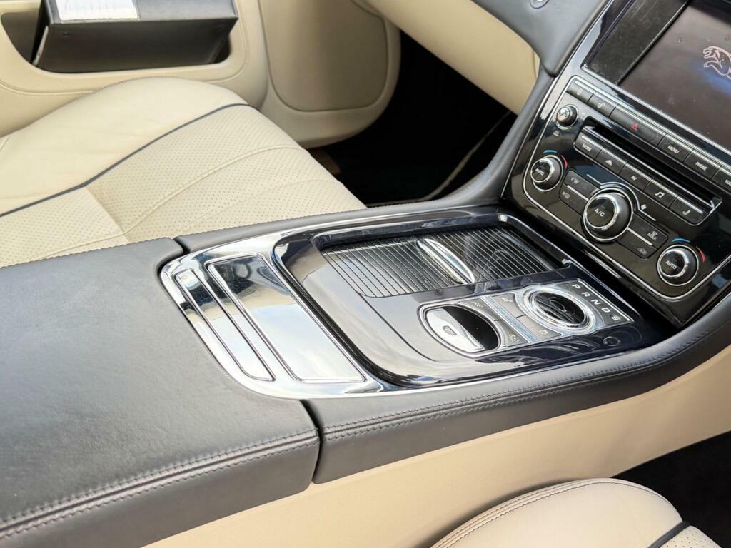 Jaguar XJ Xj Portfolio V6 D Black #11
