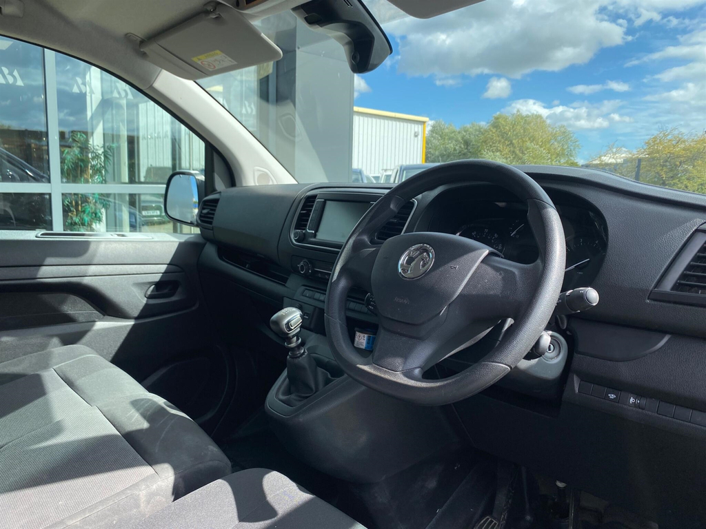 Vauxhall Vivaro 2.0 Turbo D 3100 Pro L2 H1 Euro 6 6Dr  #4