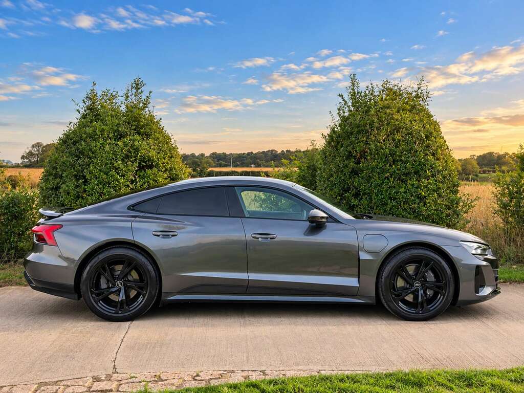 Audi E Tron GT E-tron Gt Quattro 4Wd Grey #2