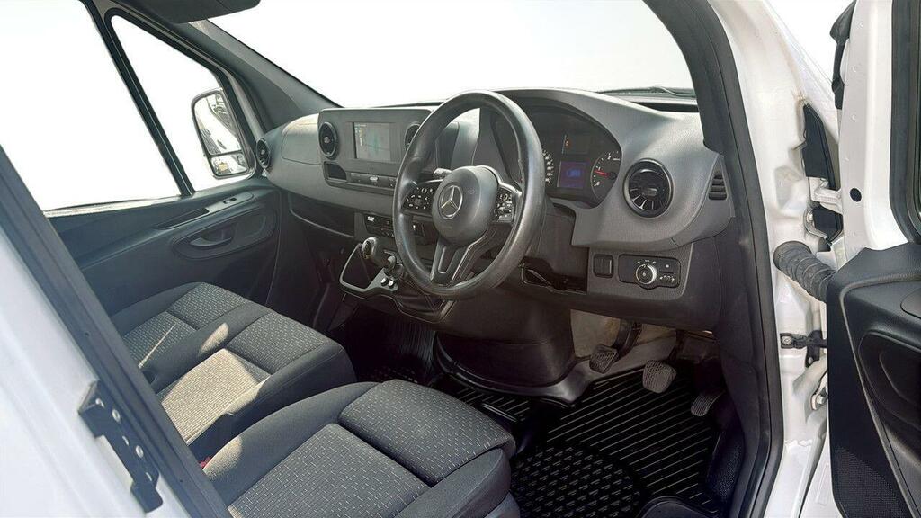 Mercedes-Benz Sprinter 3.5T 314 L3 Progressive Luton White #15