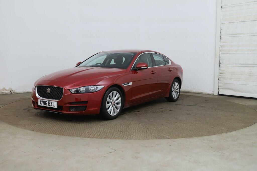 Jaguar XE 2.0D Prestige Euro 6 Ss Red