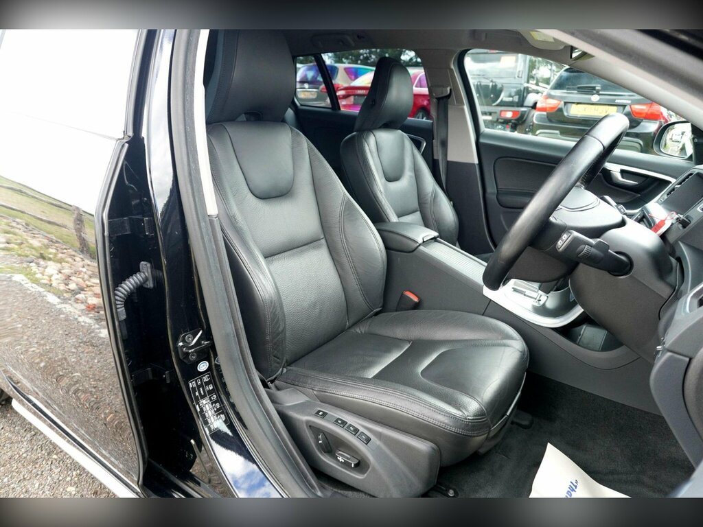 Volvo V60 1.6 T4 Se Lux Estate Powershift Euro 5 Black #2