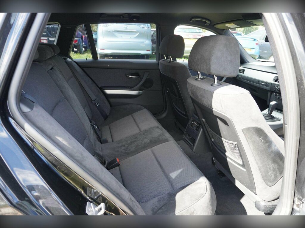 BMW 3 Series Estate 2.0 Blue #10