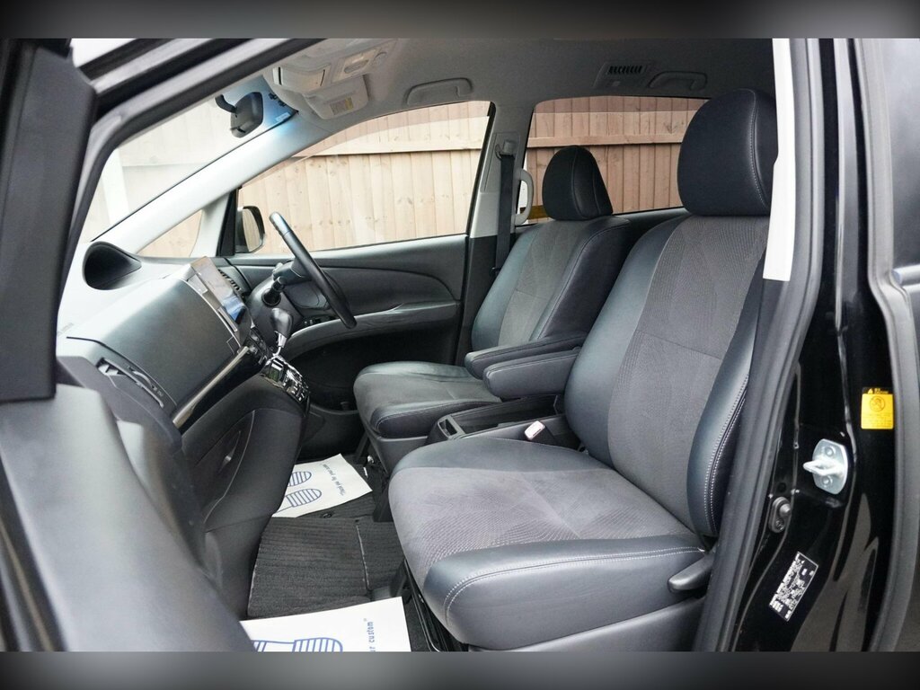 Toyota Estima Black #33