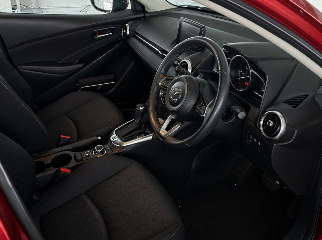 Mazda 2 Skyactiv-g Sport Nav Red #5