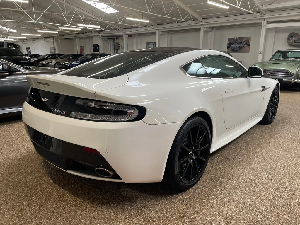 Aston Martin Vantage Vantage S #3