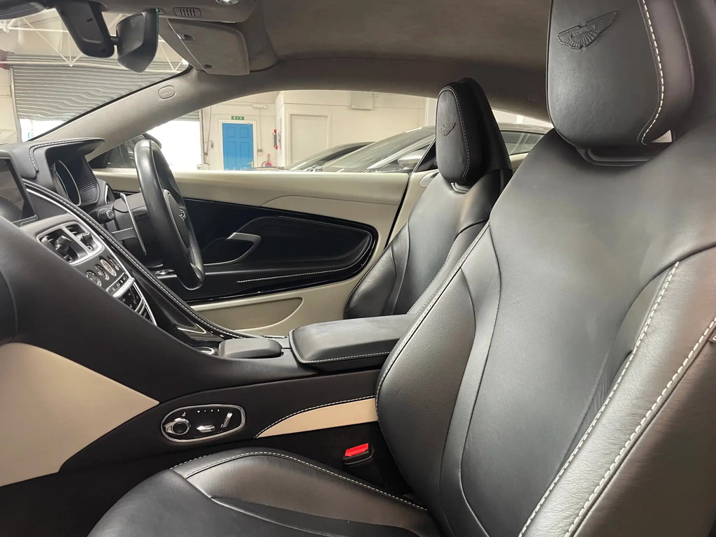 Aston Martin DB11 V8 Volante Touchtronic Gold #11