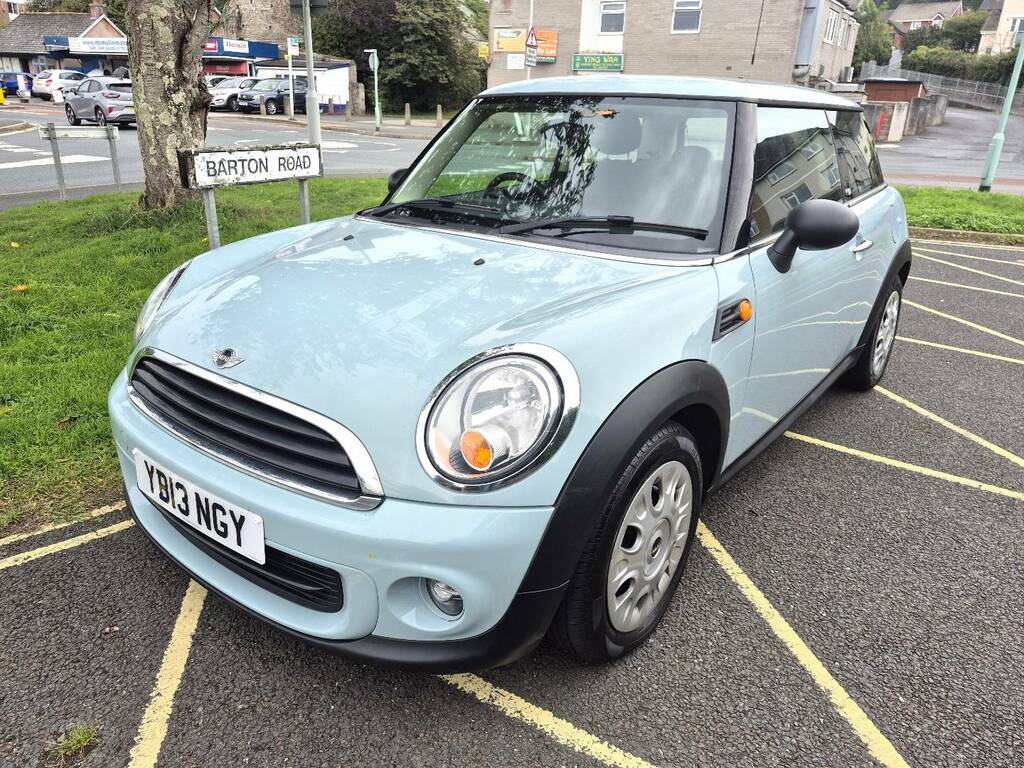 Mini Hatch 1.6 First Blue