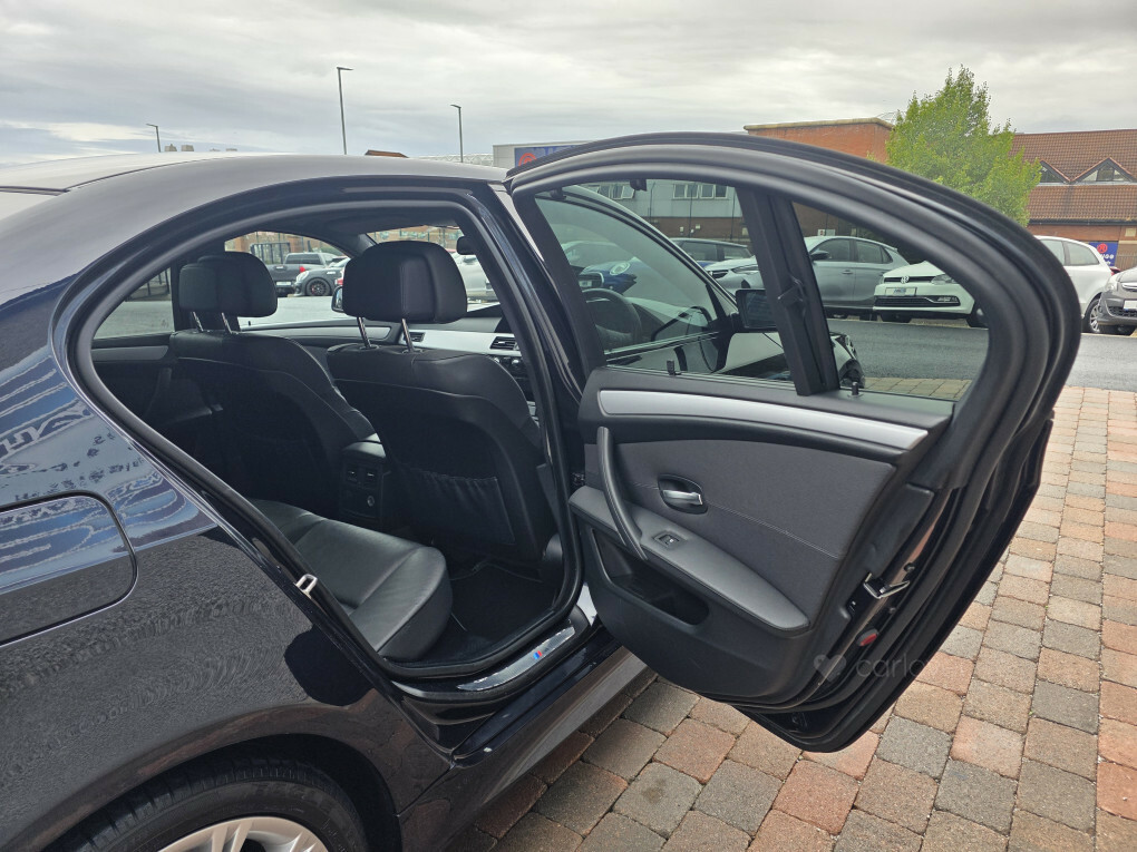 BMW 5 Series 2.0 520D Se Touring Black #18