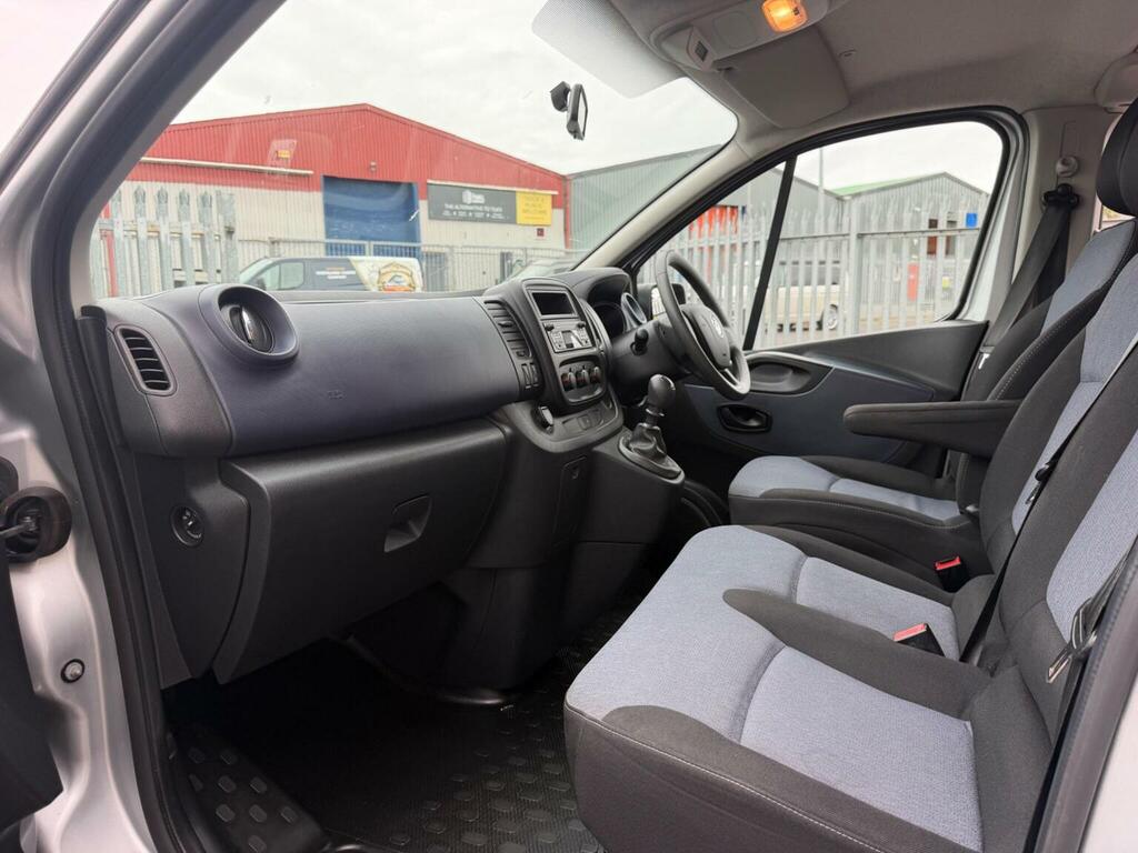 Vauxhall Vivaro Camper Van 1.6 Cdti 2900 Biturbo Ecoflex 201767 Grey #16
