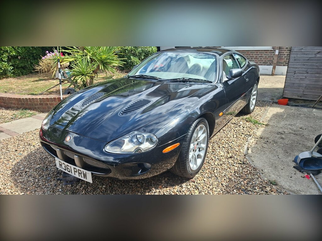 Jaguar XK8 4.0 Coupe 281 Gkm, 290 Bhp Grey