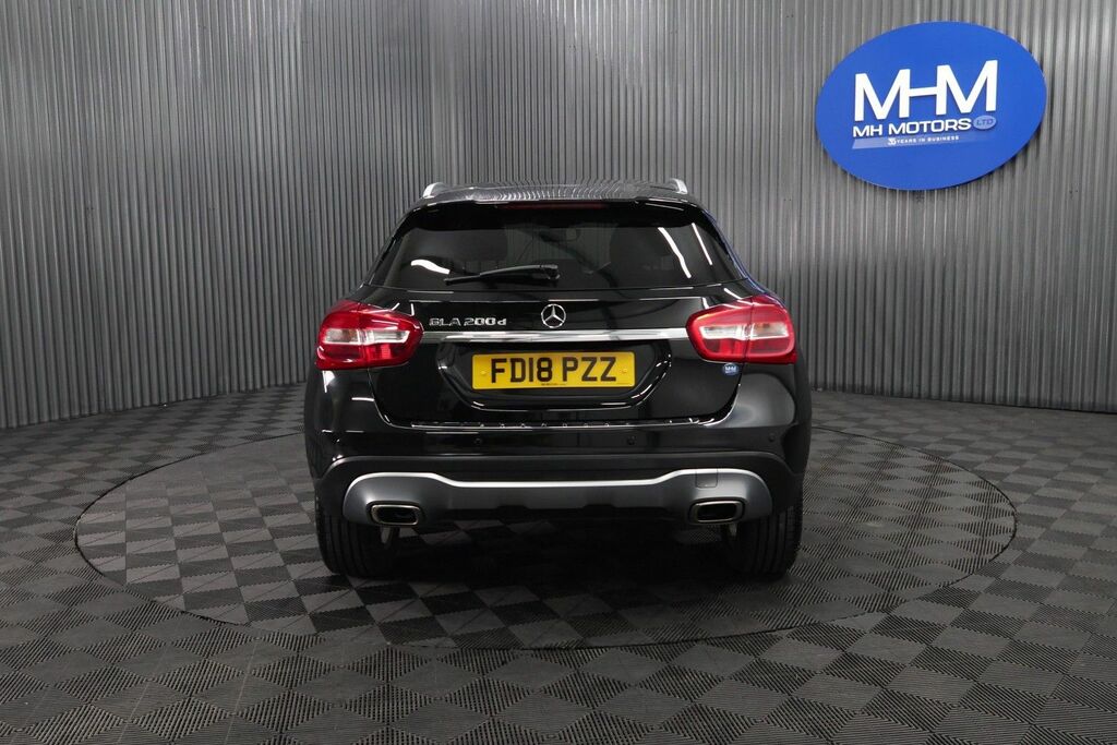 Mercedes-Benz GLA Class Gla200d Sport Suv FD18PZZ Black #6