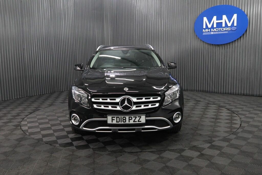 Mercedes-Benz GLA Class Gla200d Sport Suv FD18PZZ Black #2