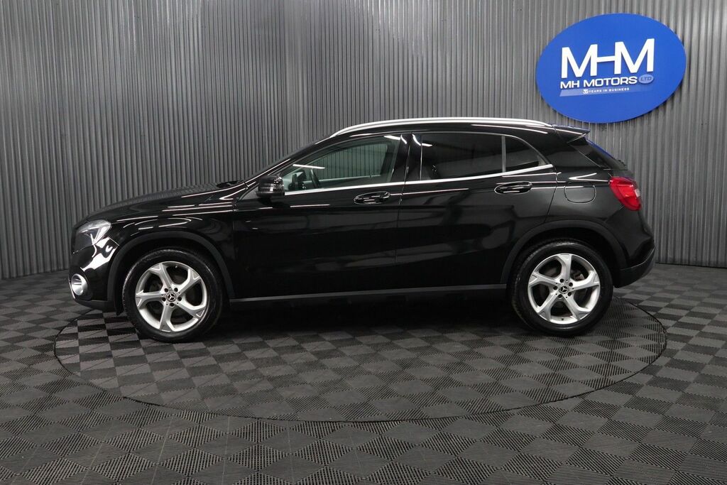 Mercedes-Benz GLA Class Gla200d Sport Suv FD18PZZ Black #4