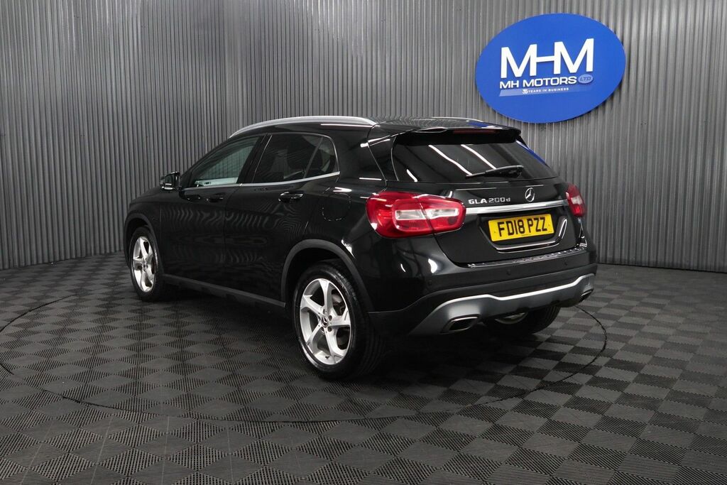 Mercedes-Benz GLA Class Gla200d Sport Suv FD18PZZ Black #5