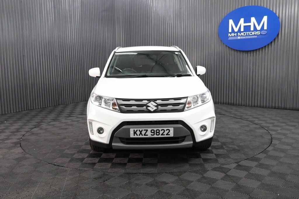 Suzuki Vitara Sz-t Suv White #2