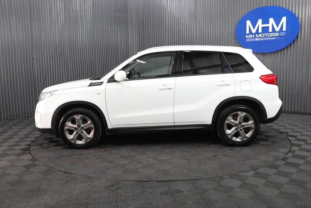 Suzuki Vitara Sz-t Suv White #4