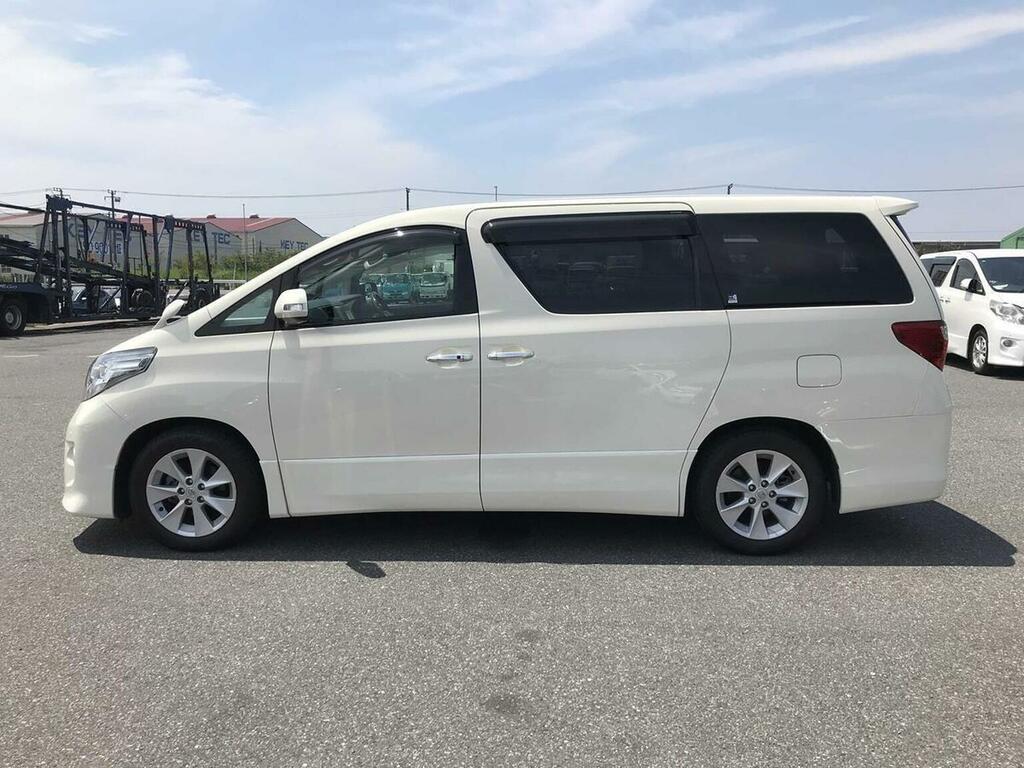 Toyota Alphard 2.4 240S 7 Seater White #5