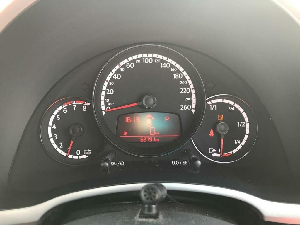 Volkswagen Beetle Sport Tdi White #15