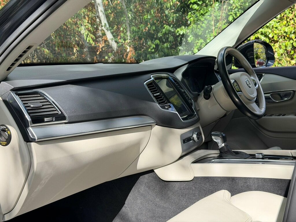 Volvo XC90 2019 2.0 T8 Twin Engine R-design Awd 385 Bhp Black #13