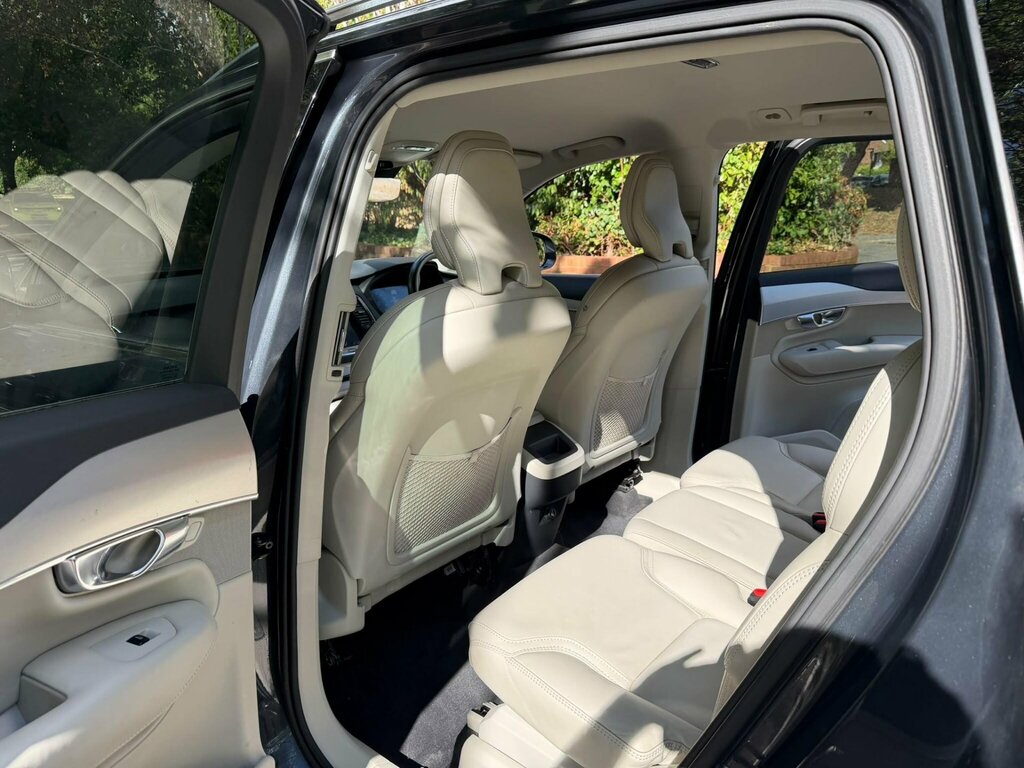 Volvo XC90 2019 2.0 T8 Twin Engine R-design Awd 385 Bhp Black #17