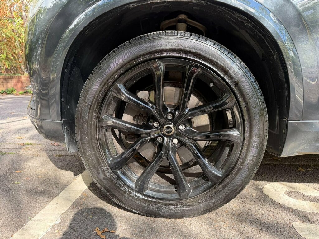 Volvo XC90 2019 2.0 T8 Twin Engine R-design Awd 385 Bhp Black #25