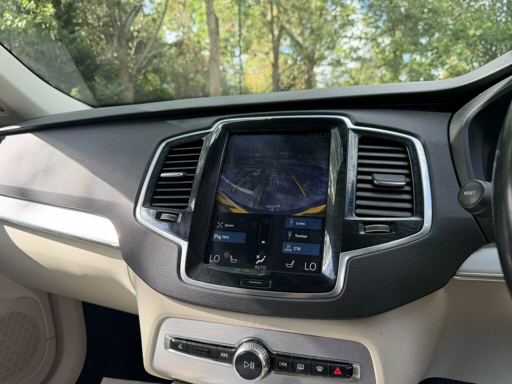 Volvo XC90 2019 2.0 T8 Twin Engine R-design Awd 385 Bhp Black #32