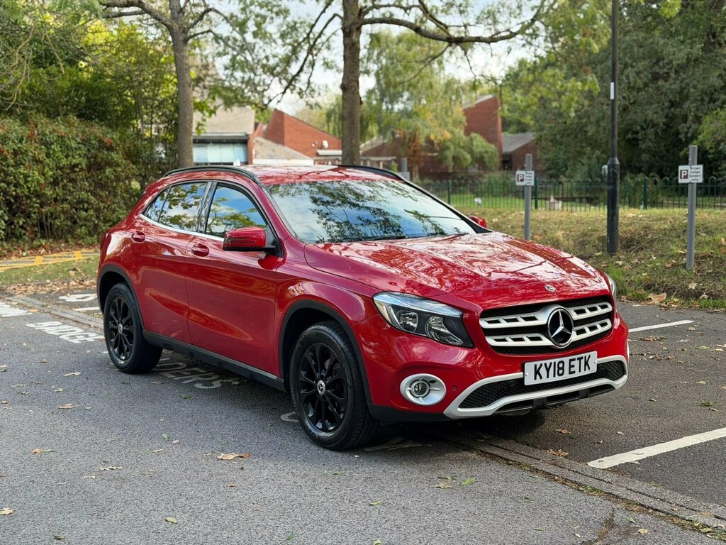 Mercedes-Benz GLA Class 1.6 Gla200 Se Executive 7G-dct Euro 6 Ss Red
