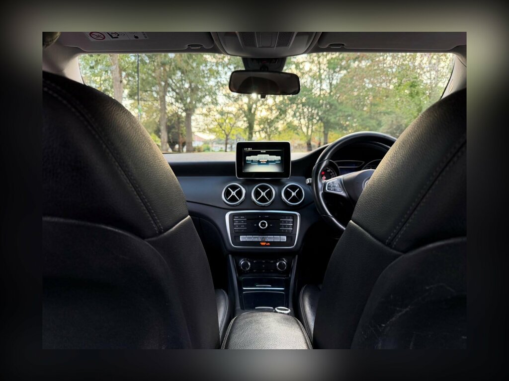 Mercedes-Benz GLA Class 2.1 Gla 200 D Amg Line Premium 134 Bhp Green #22