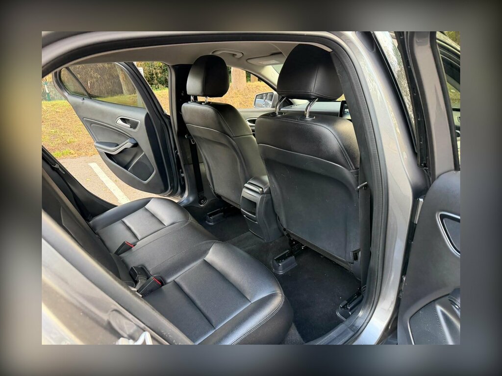 Mercedes-Benz GLA Class 2.1 Gla 200 D Amg Line Premium 134 Bhp Green #19