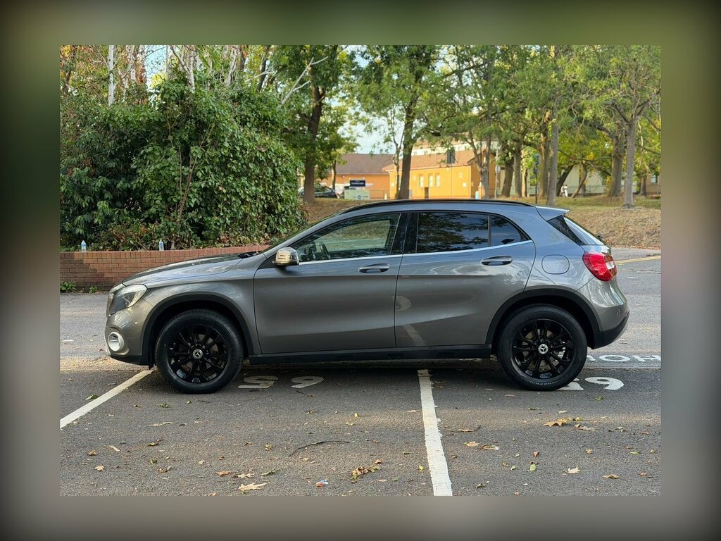 Mercedes-Benz GLA Class 2.1 Gla 200 D Amg Line Premium 134 Bhp Green #7