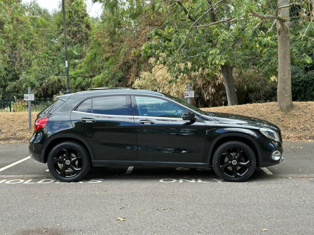 Mercedes-Benz GLA Class 2.1 Gla200d Sport Premium Plus 7G-dct Euro 6 S Black #3