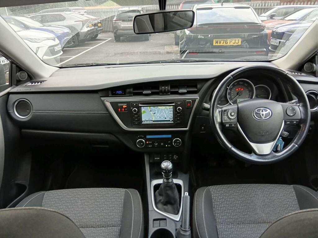 Toyota Auris 1.4 D-4d Icon White #22