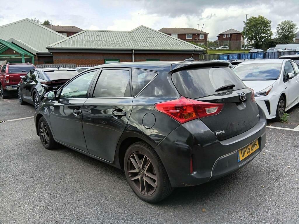 Toyota Auris 1.4 D-4d Icon White #10