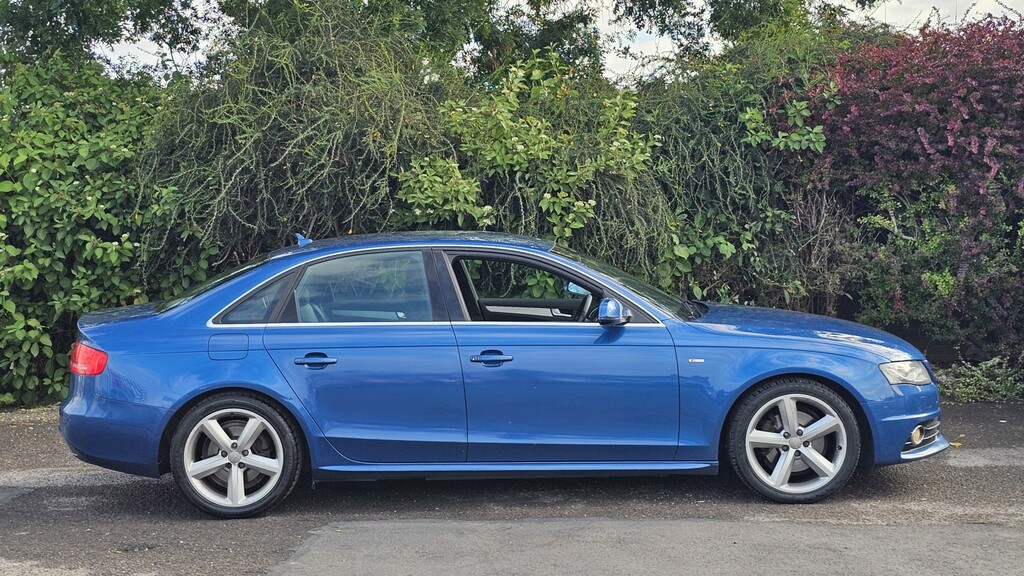 Audi A4 Saloon 2.0 Tdi Black Edition Euro 5 Ss 201 Red #9