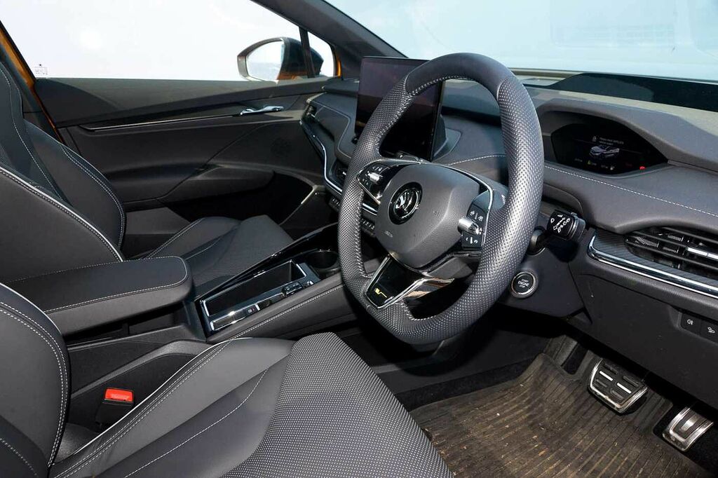 Skoda ENYAQ 220Kw Vrs 82Kwh 4X4 Orange #6
