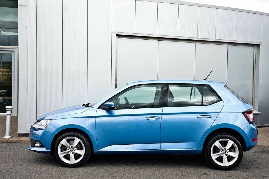 Skoda Fabia 1.0 Tsi 110 Se Dsg White #9