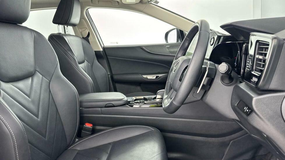 Lexus NX 2.5 450H 18.1Kwh Takumi Suv Plug-in Hy Black #4