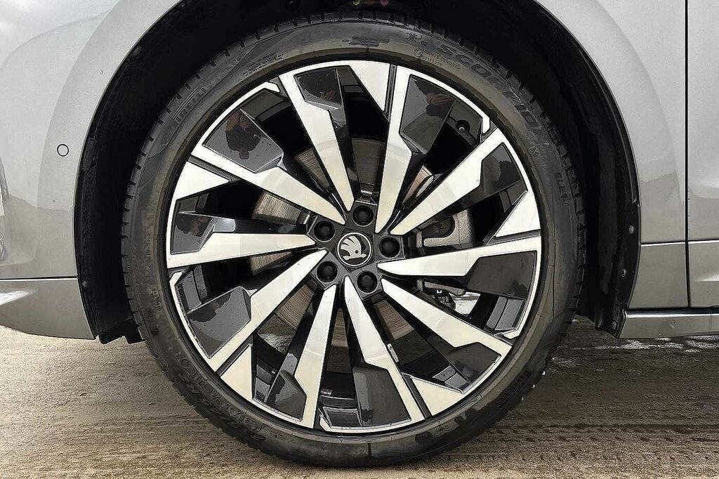 Skoda ENYAQ 210Kw 85X Sportline 82Kwh 4X4 Grey #5