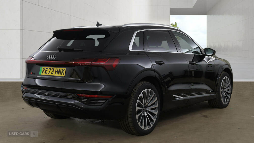 Audi Q8 e tron 300Kw 55 Quattro 114Kwh S Line Black #4