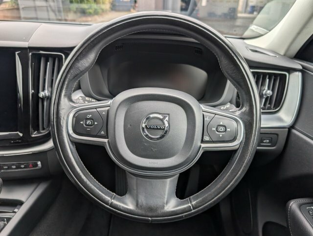 Volvo XC60 D4 190 R Design Lux Nav Awd White #26
