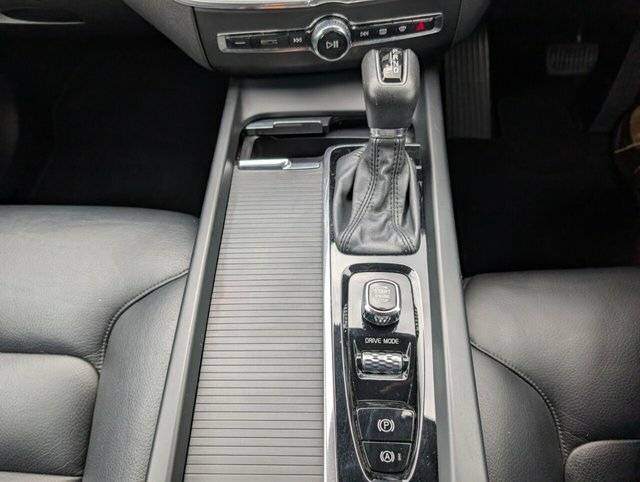 Volvo XC60 D4 190 R Design Lux Nav Awd White #32