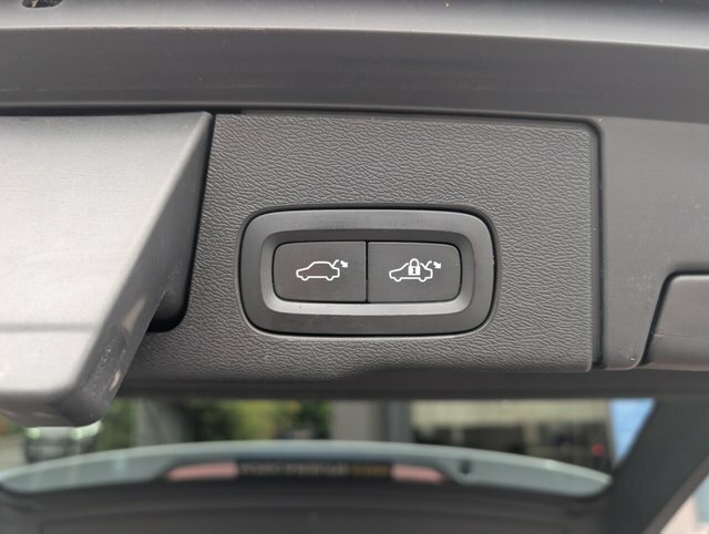 Volvo XC60 D4 190 R Design Lux Nav Awd White #49