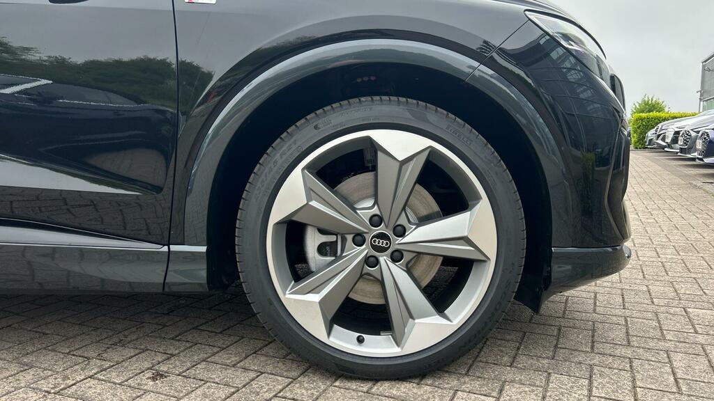 Audi Q4 E Tron 45 Black Edition 5-Door 82Kwh Black #4