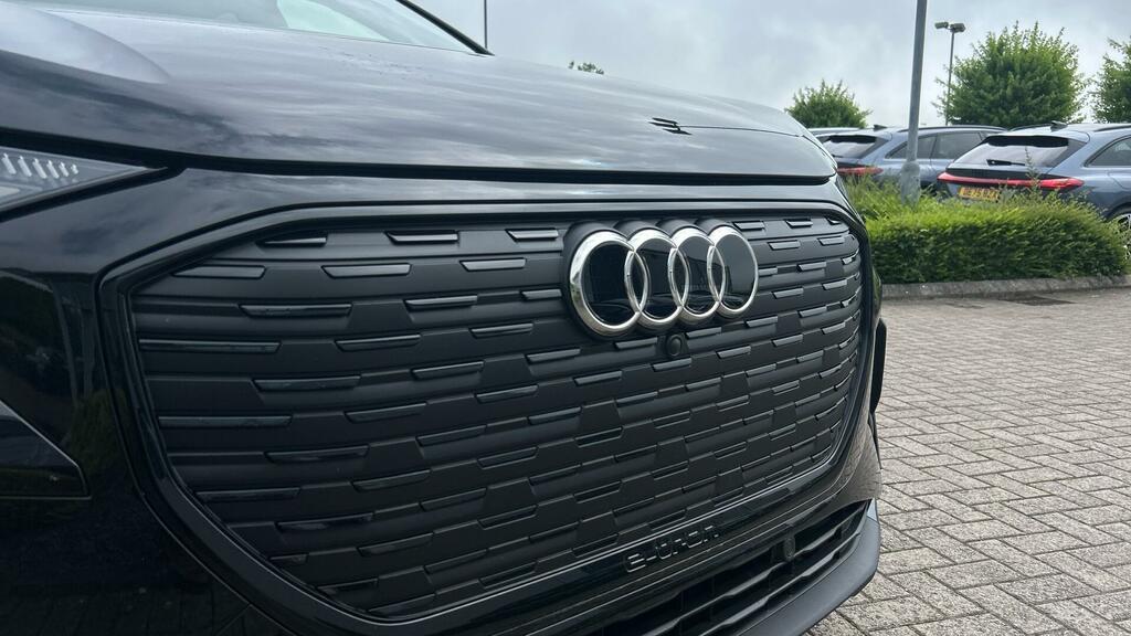 Audi Q4 E Tron 45 Black Edition 5-Door 82Kwh Black #6