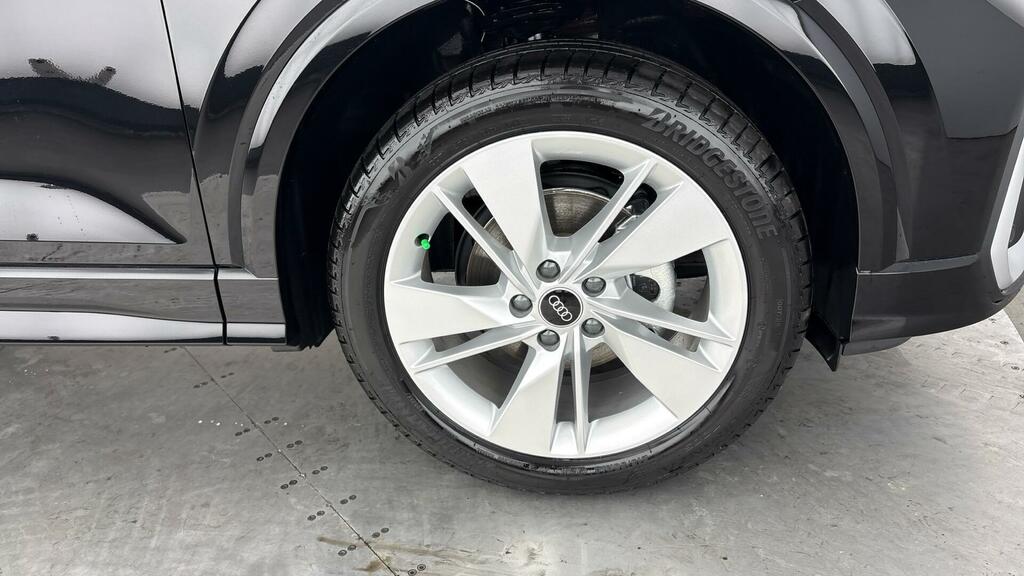Audi Q2 S Line 35 Tfsi 150 Ps S Tronic Black #4